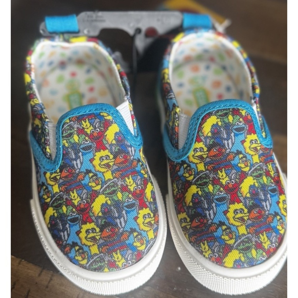 Toddler/ Baby Sesame Street Print Slip On Shoes Size 3 NEW - Picture 4 of 4